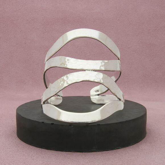 sterling silver vintage hammered wide cuff bracelet size 6.75in - Picture 1 of 3